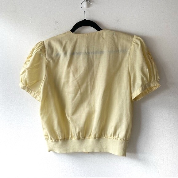 pastel yellow puff sleeve blouse - Picture 2 of 9